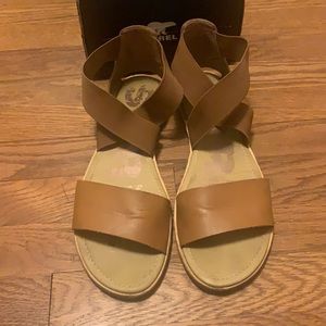 Sorel Ele sandal. Super cute camel color